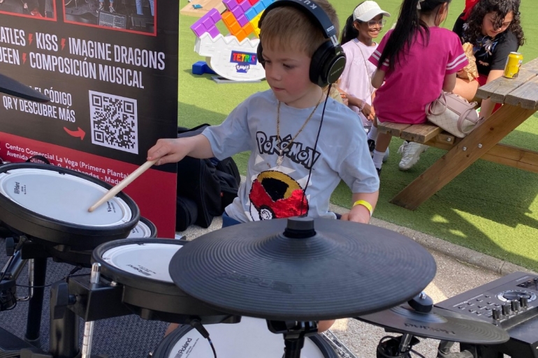 School of Rock Alcobendas en el Youth Music Fest del Colegio St George