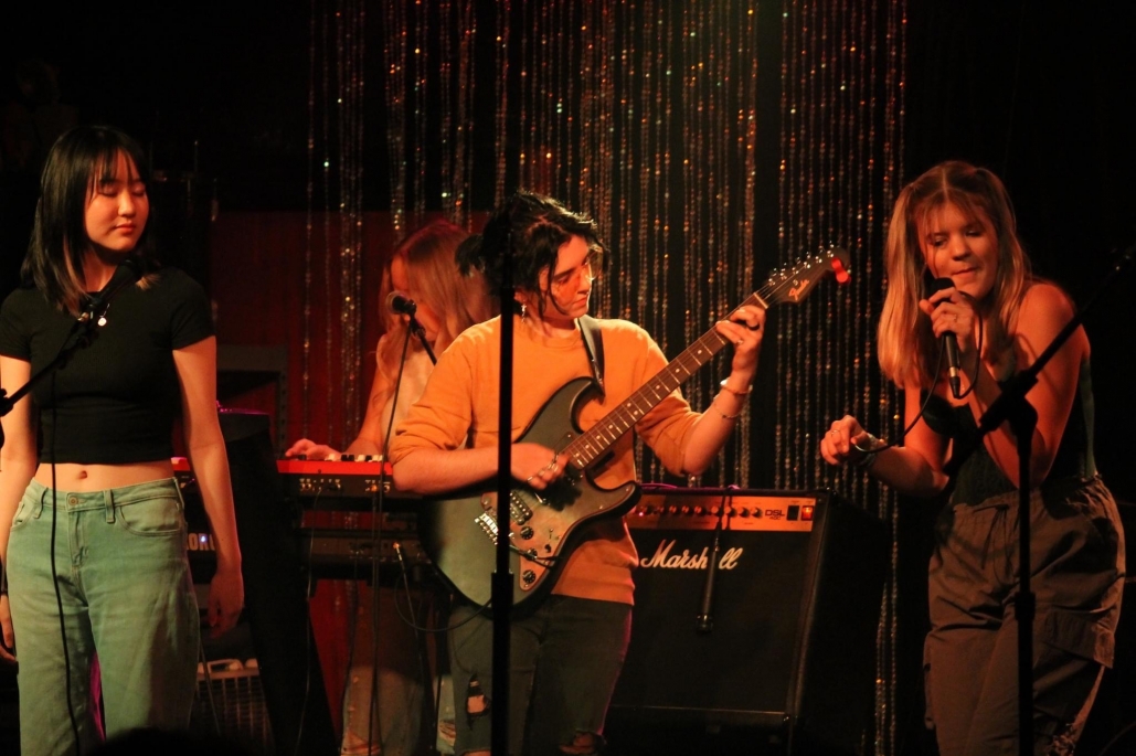 The Black Keys vs The White Stripes