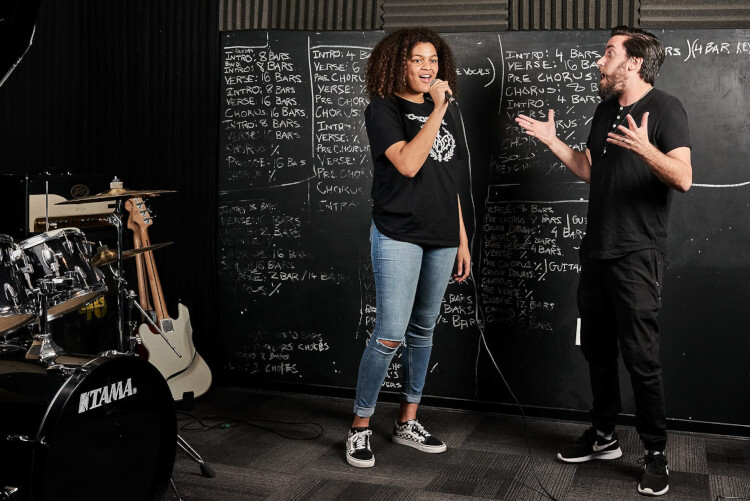 School of Rock ofrece clases avanzadas de canto