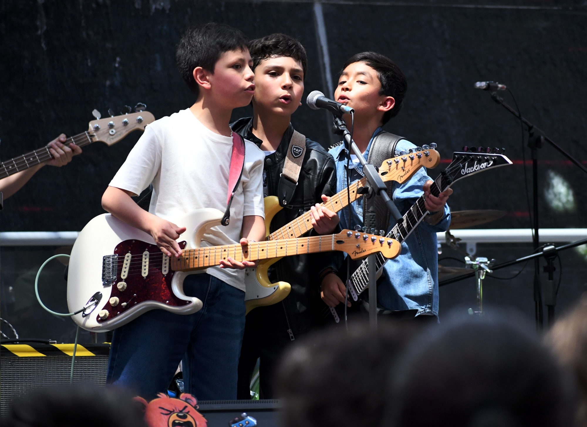 ¡No solo escuches rock, sé parte de él con Rock 101!