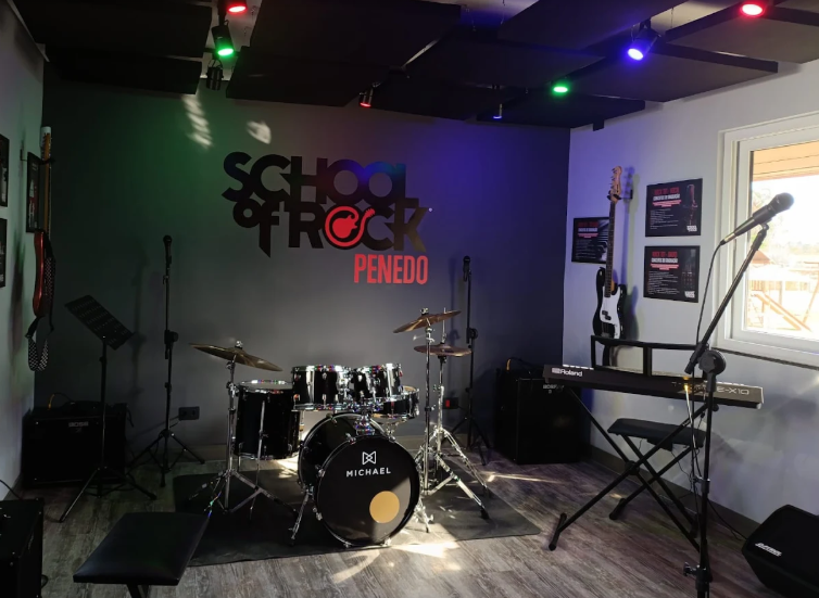 Venha conhecer nossos estúdios, com equipamentos de qualidade para receber você  - Marque uma aula experimental! 