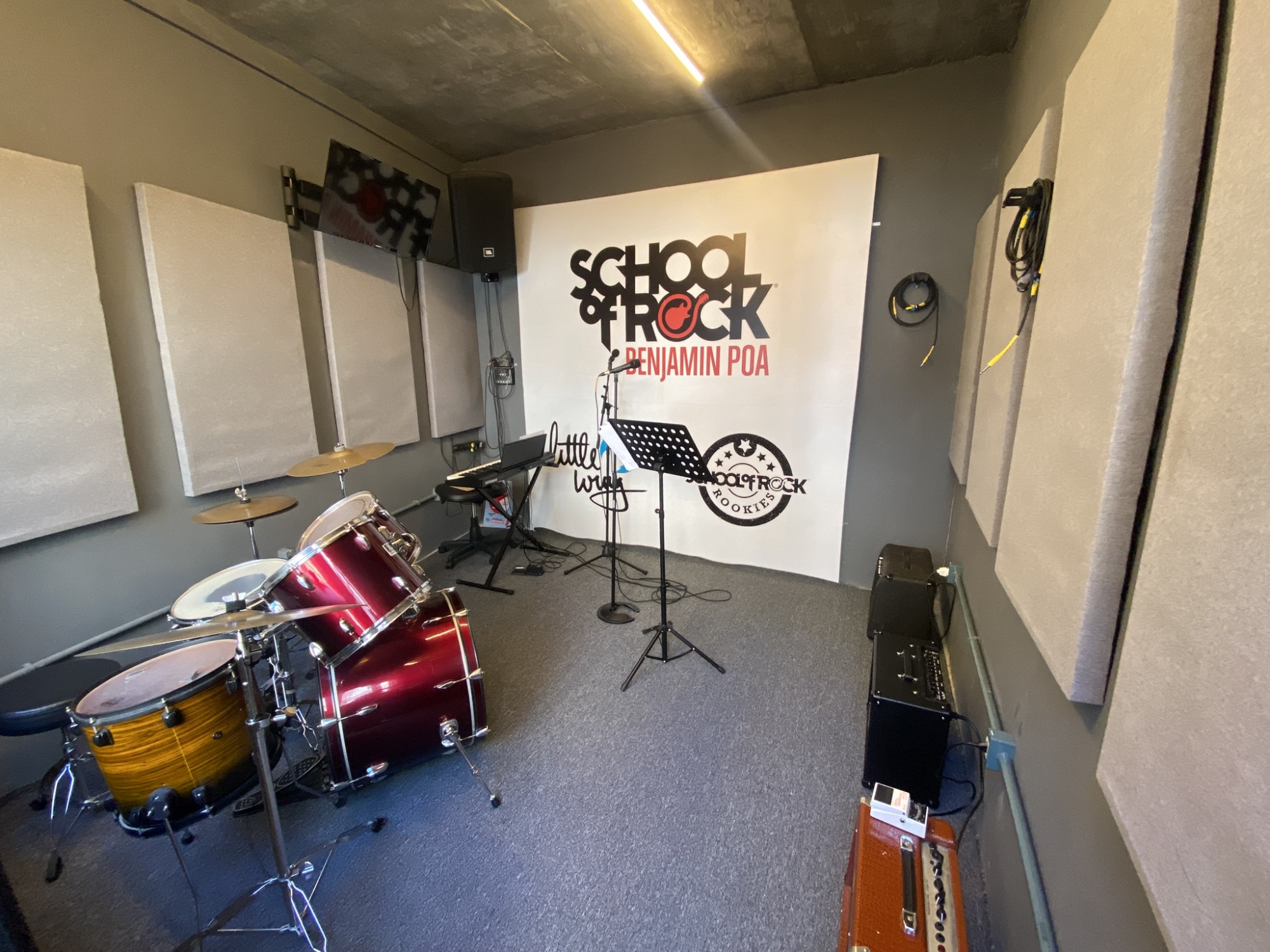 Studio 2.