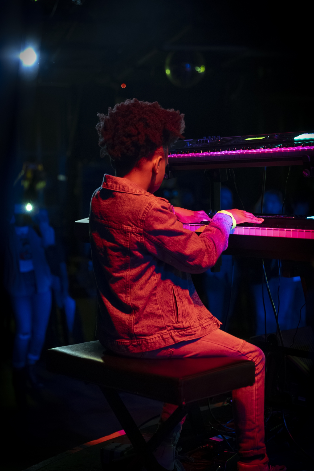 You can almost feel the music 