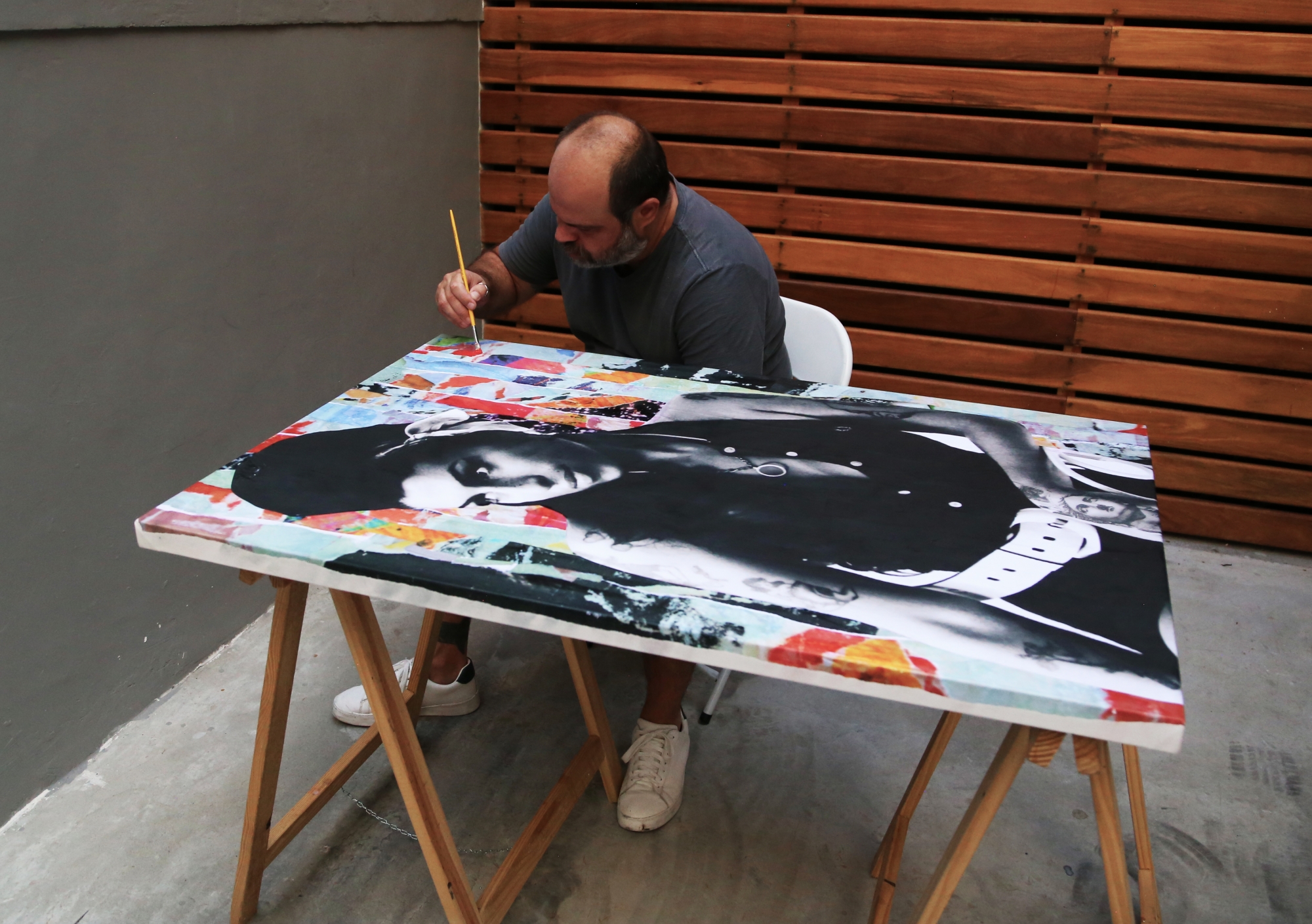 Artista Russ em nossa inauguração fazendo a live painting da Amy Winehouse