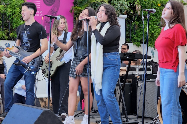 Participación de School of Rock Asunción en el evento de Calle Cultura