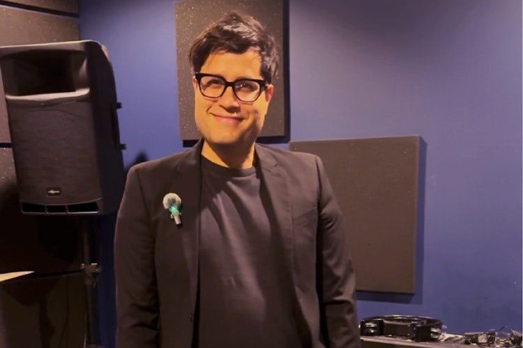 Ángel Vargas, el Director Musical detrás de School of Rock Pedregal, la mejor escuela de música de la Ciudad de México.