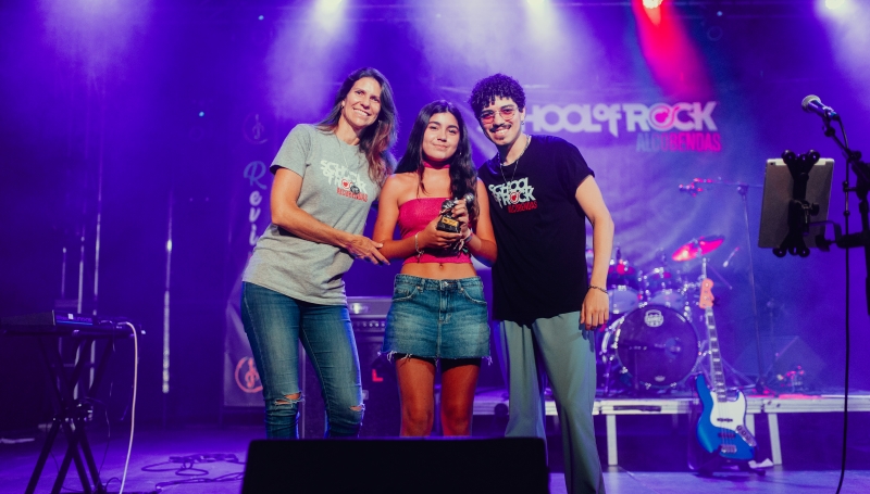 Antigua alumna (Duda Mess) de School of Rock Alcobendas ganadora del concurso de songwriting School of Rock España 2025