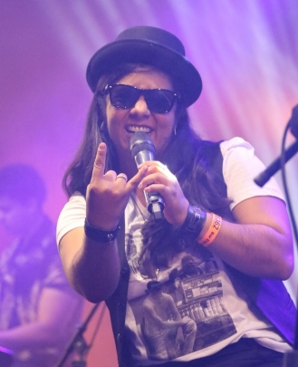 Professora de Canto Camila Souza