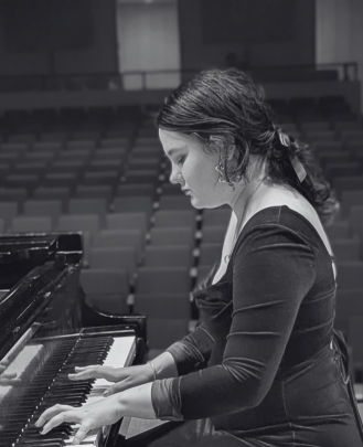Keyboard + Piano Teacher Katherine
