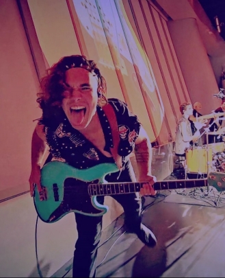 Profesor de Bajo y Ensamble Rodrigo Zacañino