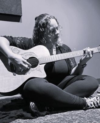 Bass Guitar Teacher, Guitar Teacher, Vocal Teacher, Keyboard + Piano Teacher Natalia Layne