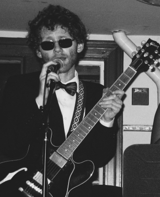 Vocal Teacher, Guitar Teacher, Keyboard + Piano Teacher Nicholas Reardon