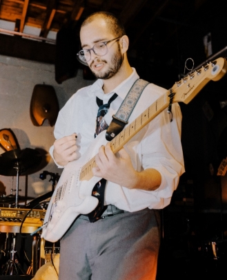 Guitar Teacher, Bass Guitar Teacher, Drum Teacher, Keyboard + Piano Teacher Jason Gonzalez