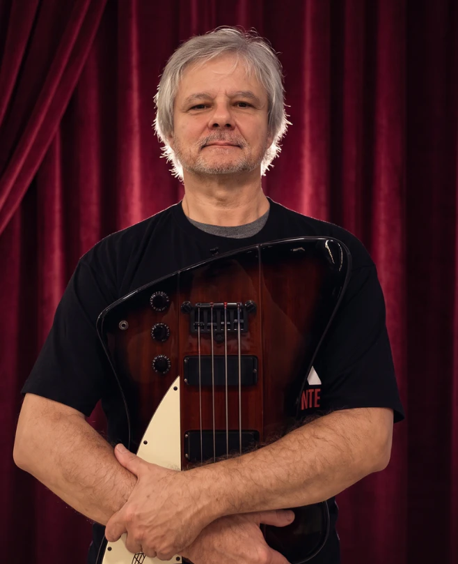 Professor de Baixo Marcio