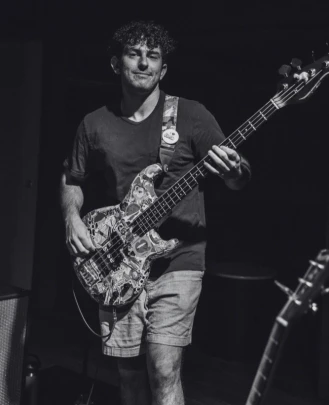 Guitar Teacher, Bass Guitar Teacher, Keyboard + Piano Teacher Jedd K.