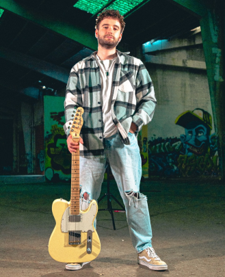 Profesor de Canto, Guitarra y Piano  Aitor Iglesias