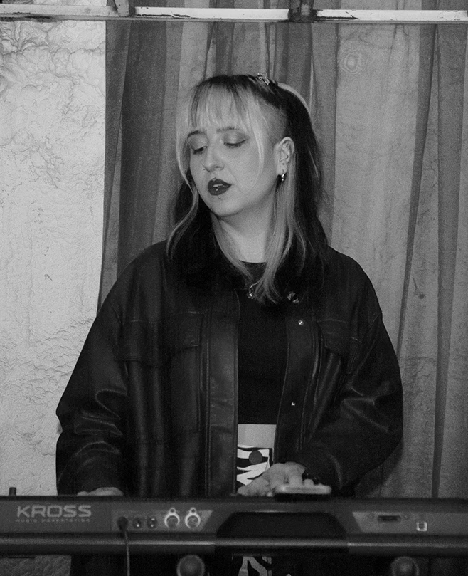 INSTRUCTORA DE TECLADO ALEJANDRA MEDINA