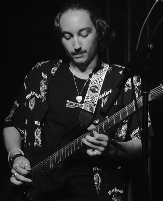 Guitar Teacher Alex Juda