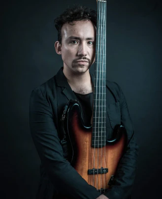 Profesor de Bajo Alonso Poblete
