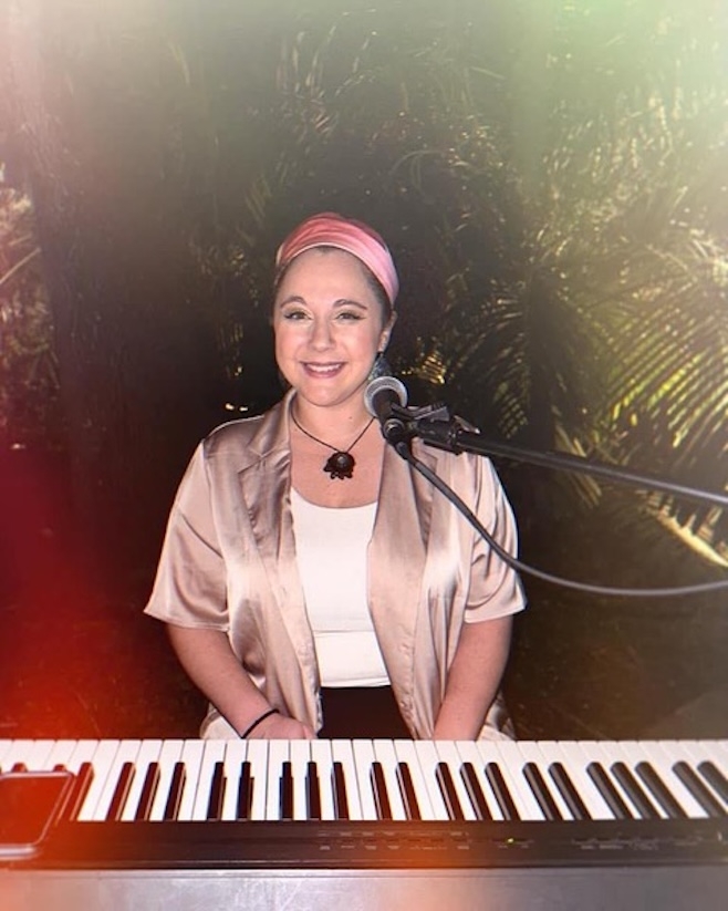 Vocal Teacher, Keyboard + Piano Teacher Calli Scofidio