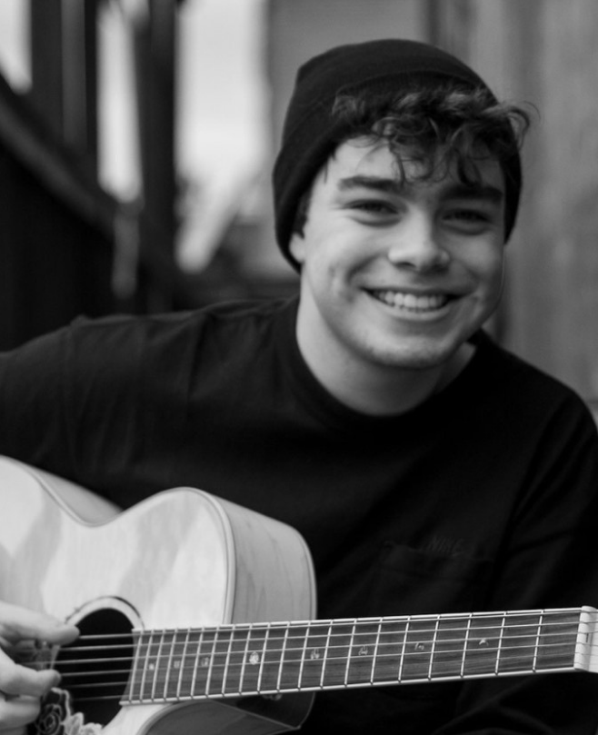 Guitar Teacher Alec Schor