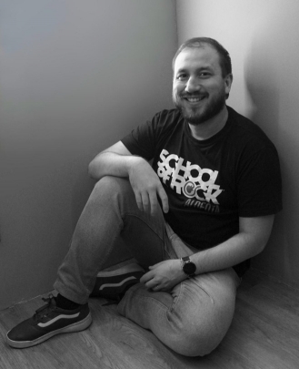 Professor de Cordas Avraham