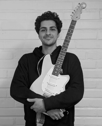 Guitar Teacher Benjamin Badalian