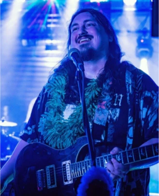 Bass Guitar Teacher, Guitar Teacher, Vocal Teacher Sean