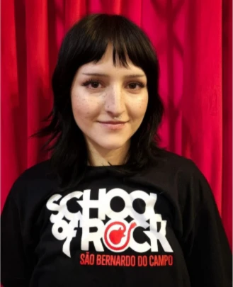 Professora de Canto Izadora Syllos