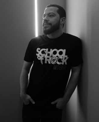 Professor de Bateria Breno