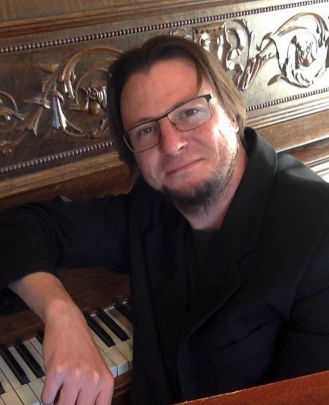 Keyboard + Piano Teacher Caleb