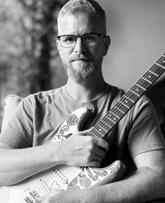 Vocal Teacher, Guitar Teacher, Bass Guitar Teacher, Keyboard + Piano Teacher Casey