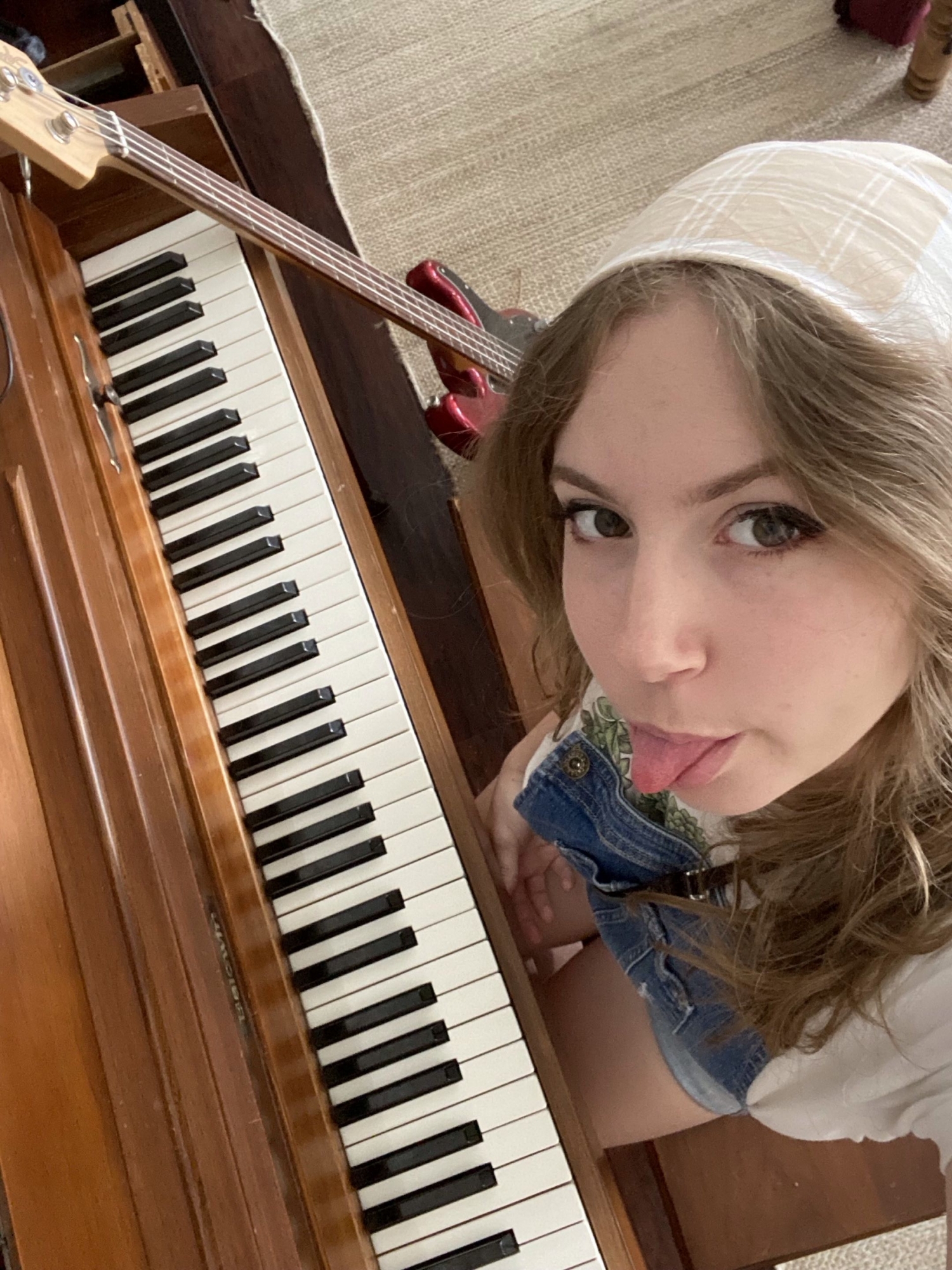 Keyboard + Piano Teacher, Little Wings Teacher, Rookies Teacher, Drum Teacher, Guitar Teacher, Bass Guitar Teacher Chloe S.