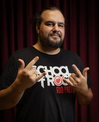 Professor de Baixo Renato Montanha