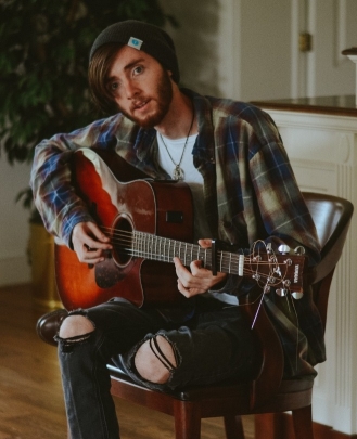 Guitar Teacher, Bass Guitar Teacher, Keyboard + Piano Teacher Daniel Horton