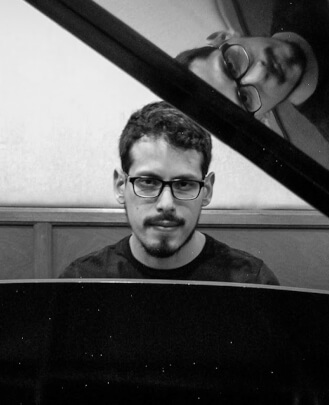 Andrés Navarre - Guitar Teacher, Bass Teacher, Piano Teacher