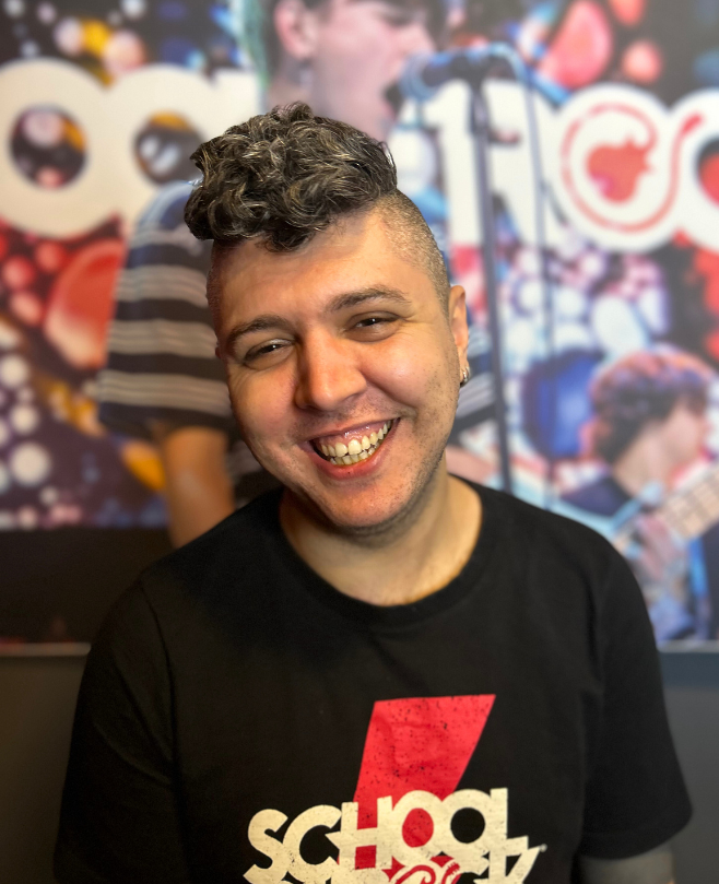 Professor de Música Matheus Mathozo