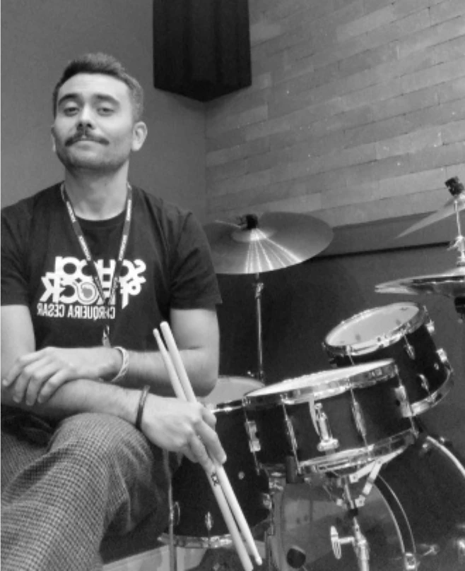 Professor de Bateria, Professor de Ensaios Filipe Bueno