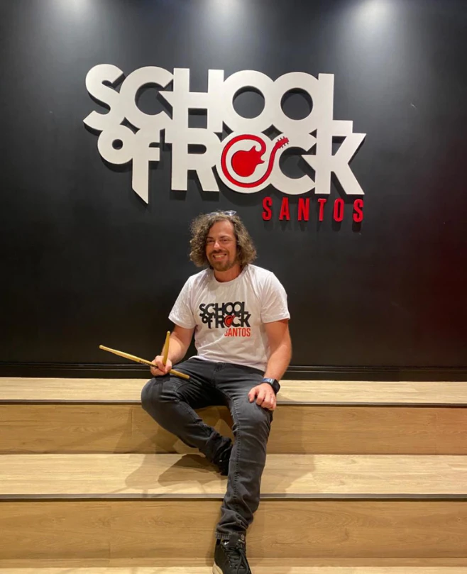 Guitar Teacher, Bass Guitar Teacher, Drum Teacher Daniel Siga