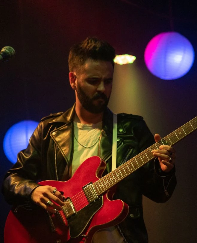 Profesor Guitarra Rodrigo Vargas