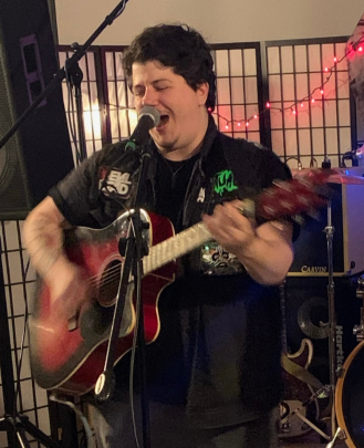 Drum Teacher, Vocal Teacher, Guitar Teacher Dorian