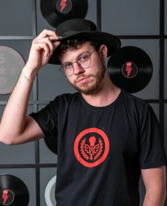 Professor de Teclado e Violão Mateus Marafigo