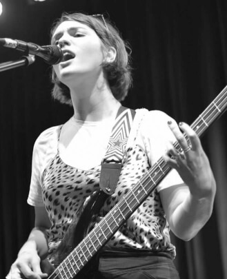 Singing Teacher, Guitar Teacher Ella Keilt