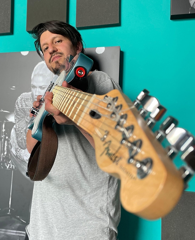 INSTRUCTOR DE GUITARRA DIEGO RODRIGUEZ
