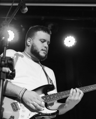 PROFESSOR DE GUITARRA, VIOLÃO E VOZ GABRIEL OLIVEIRA