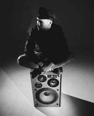 Guitar Teacher, Bass Guitar Teacher, Vocal Teacher Henry Koehler