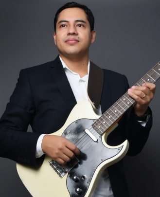 Professor de Guitarra e Violão Israel Cevallos