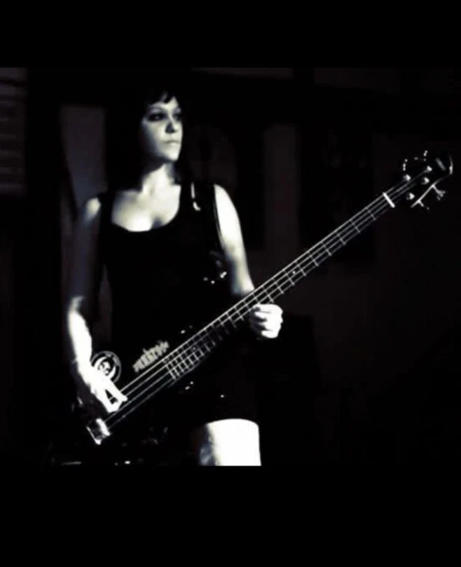 Guitar Teacher, Bass Guitar Teacher, Keyboard + Piano Teacher Ileana Escalante
