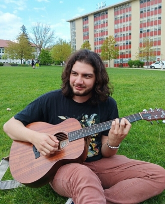 Bass Guitar Teacher, Guitar Teacher Gabe Vega