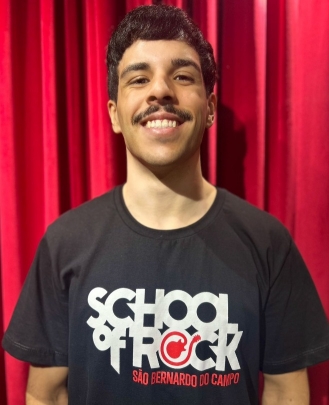 Professor de Bateria Matheus Moreira